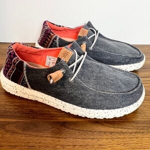 Hey Dude Women’s Slip-on Moccasin Casual Shoes Denim Blue Boho Southwest size 9